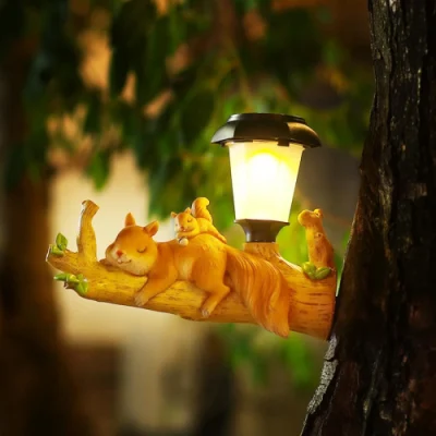 Lanterna solare della statua dell'animale del fumetto del bradipo dello scoiattolo della luce del pendente per la decorazione del giardino Ci22744